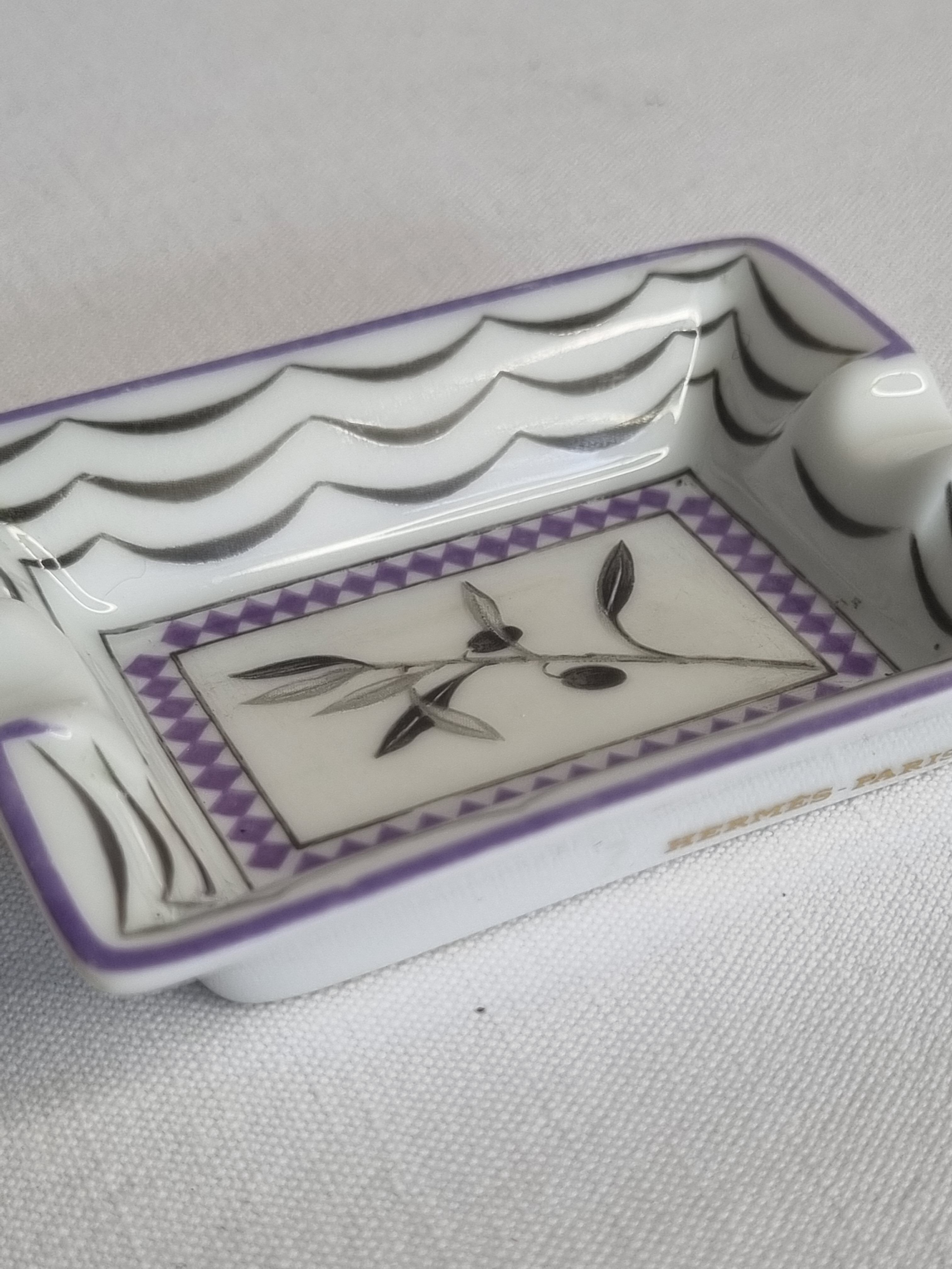 Hermès ashtray decorated with olive branch, 8 cm