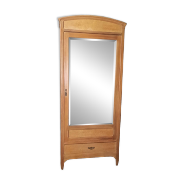 Armoire parisienne