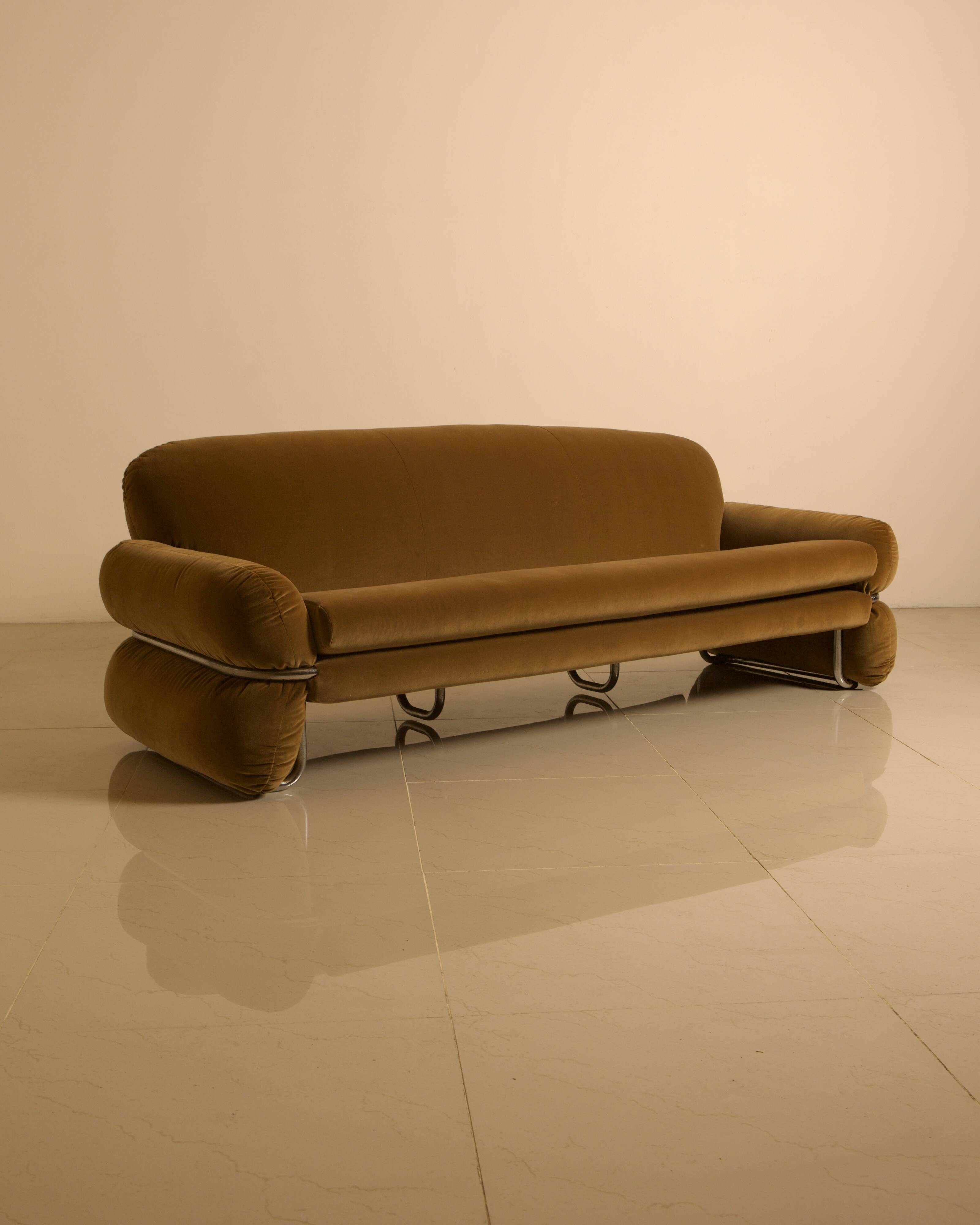 In 1970s Italy, the sofa becomes a true ground for exp.