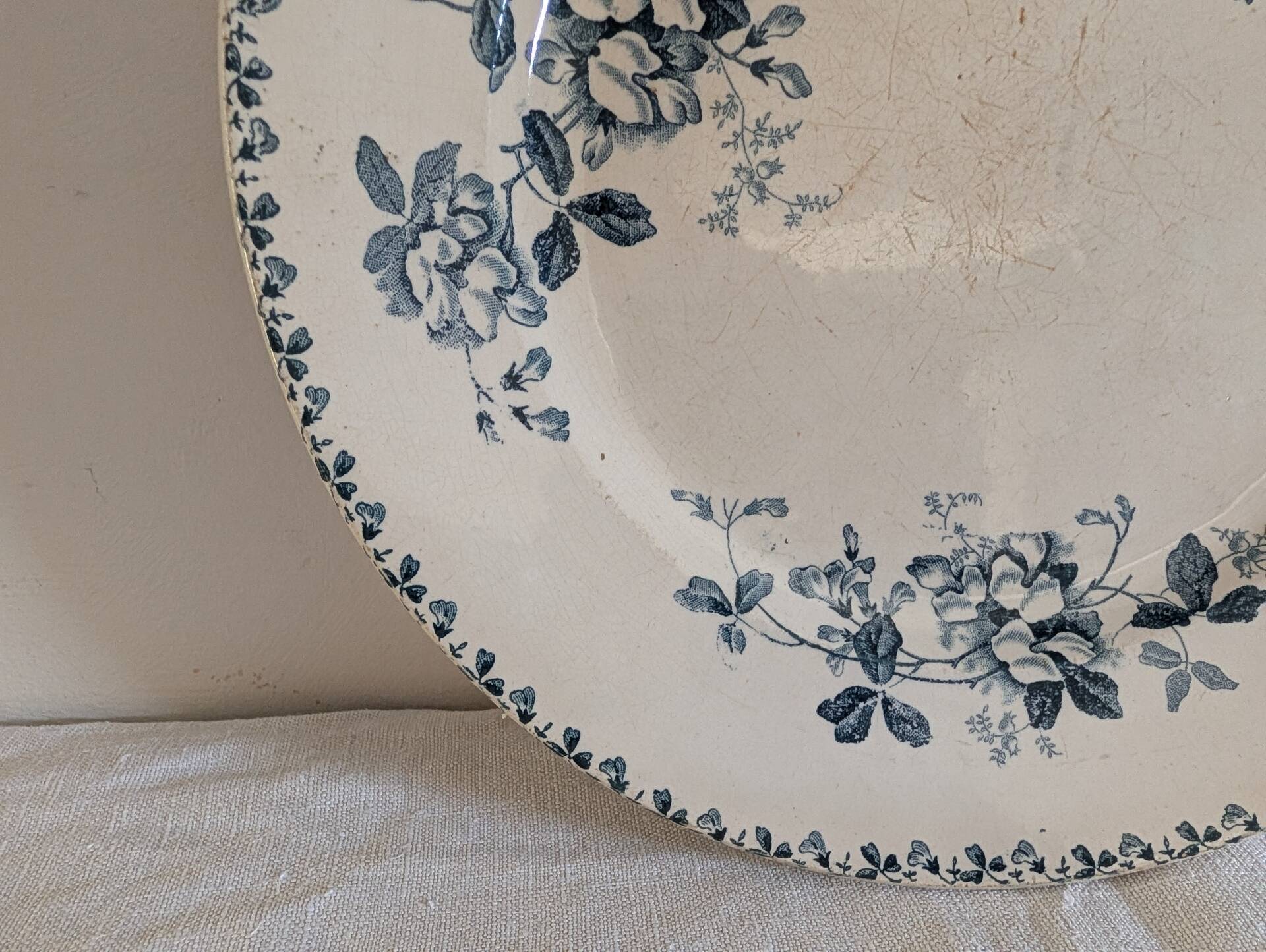Round plate Saint-Amand Acacia