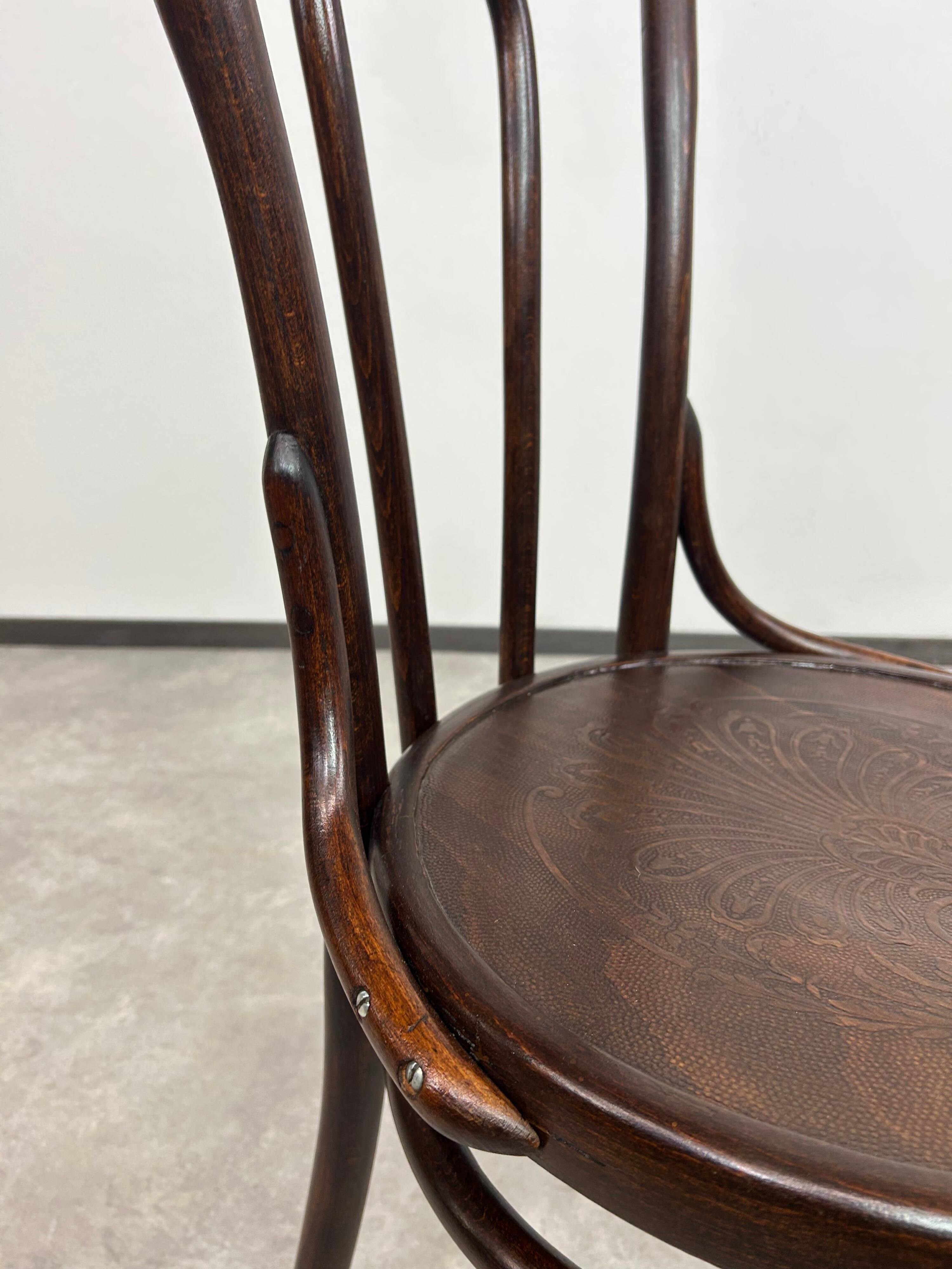 Chaise en bois courbé par Thonet no.54