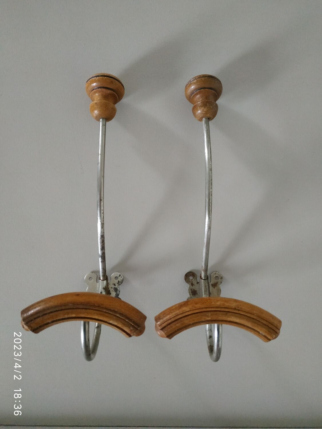 Duo of double hooks