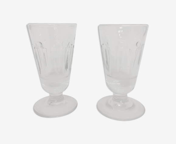 Verres à pied de bistrot anciens
