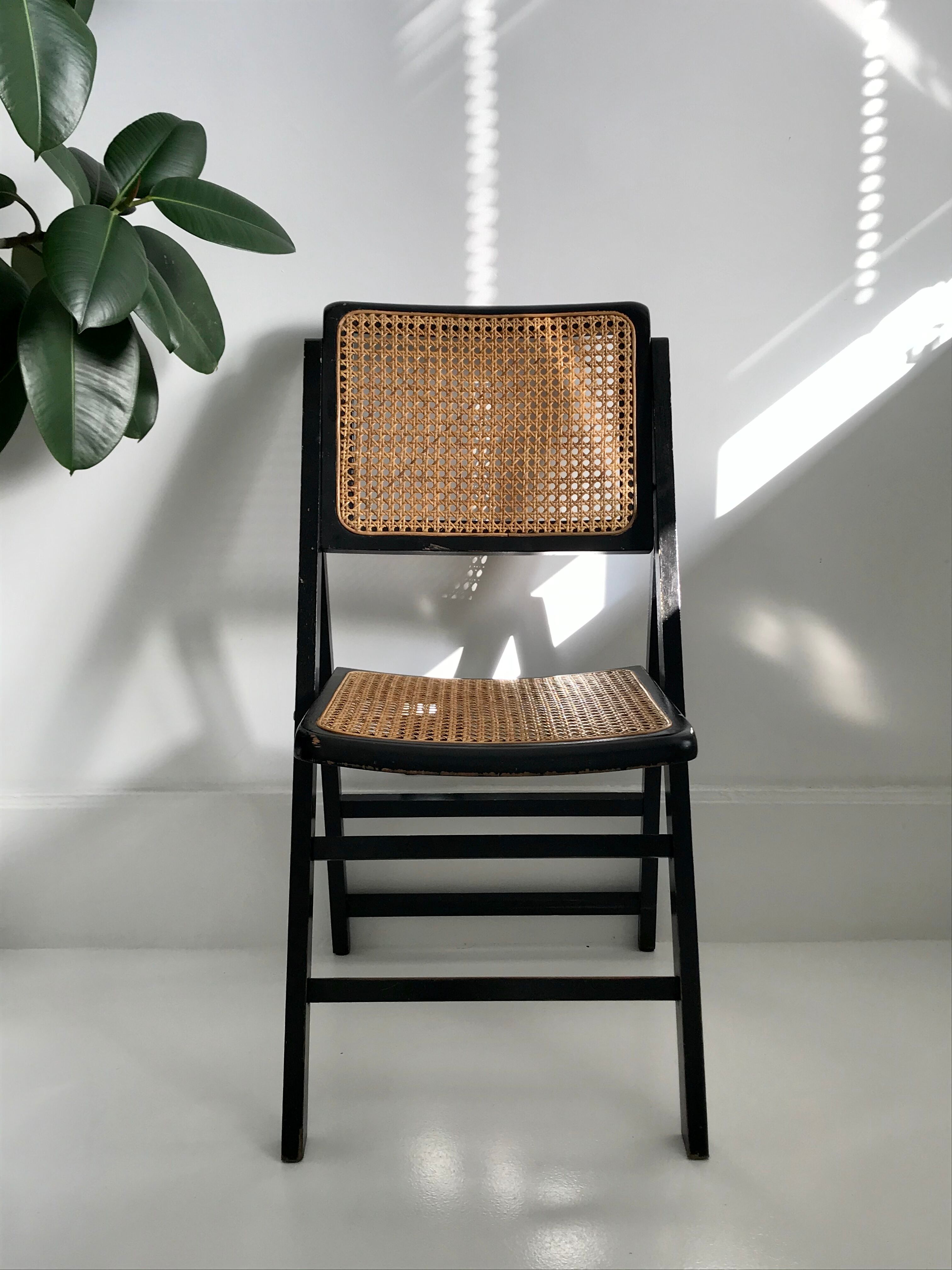 Chaise pliante cannée