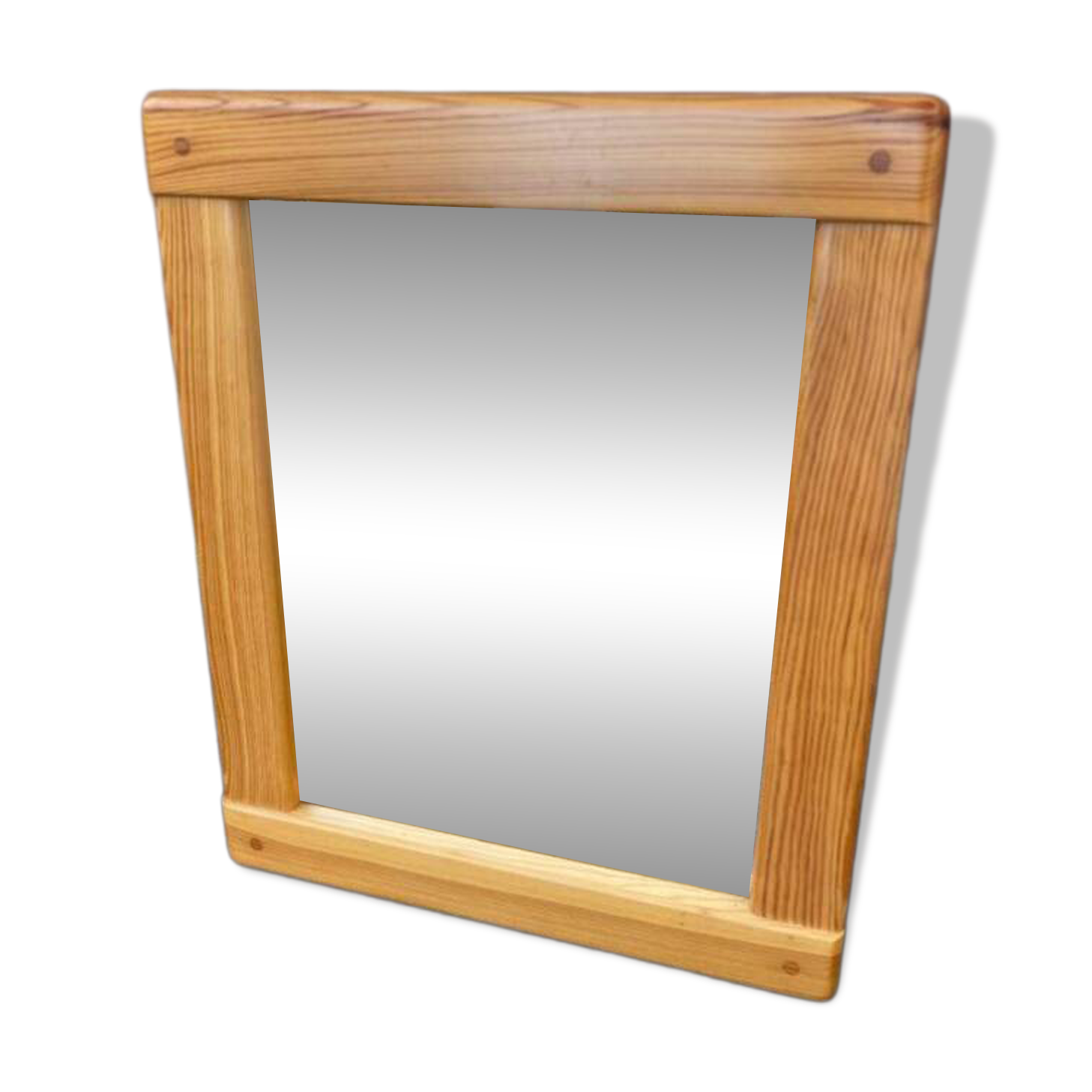 Scandinavian rectangular rounded mirror in pine 40x50cm