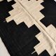 Tapis kilim berbère marocain écru à motifs graphiques noirs 300x194cm