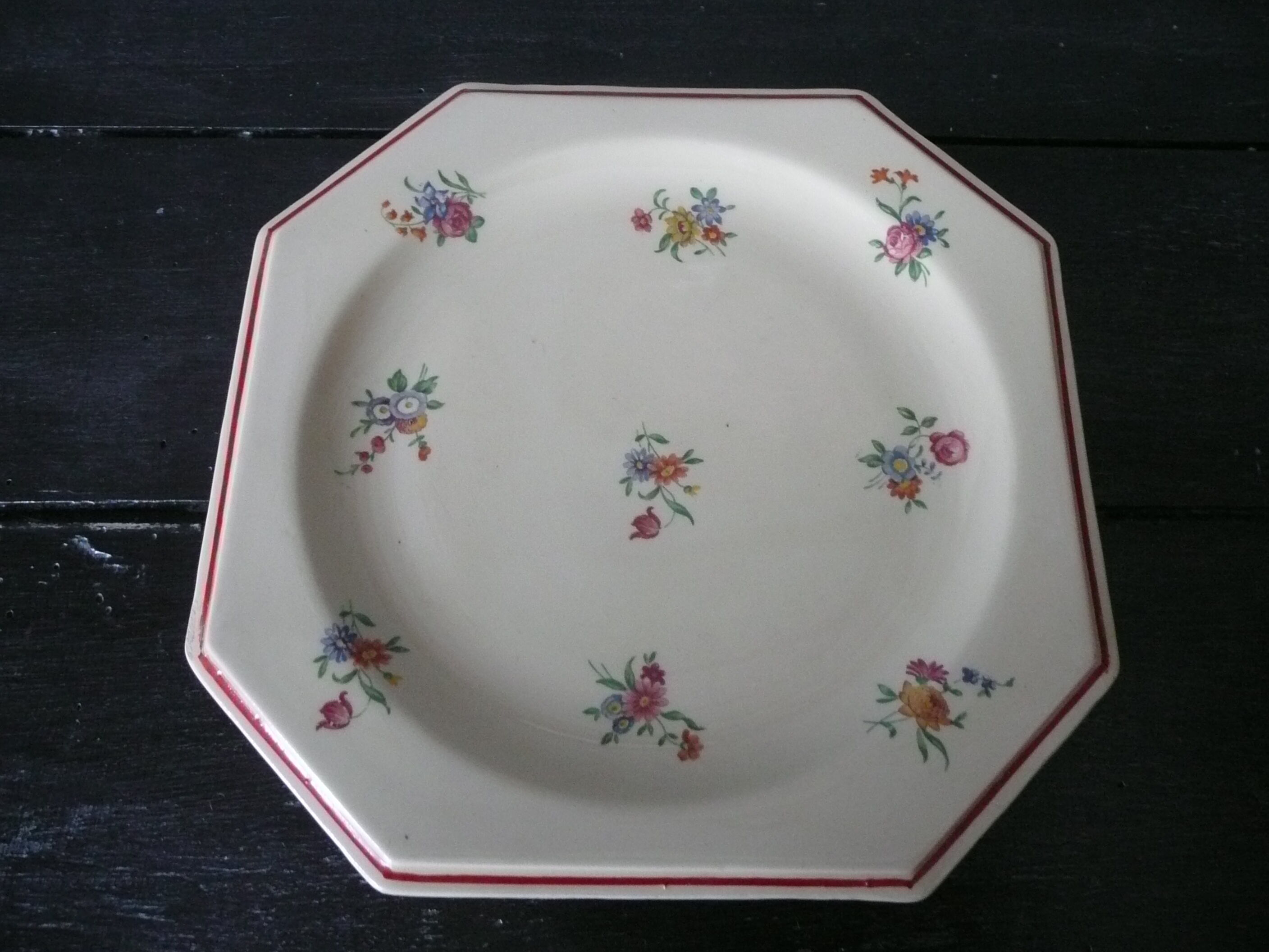 Suite de 5 assiettes à dessert vintage