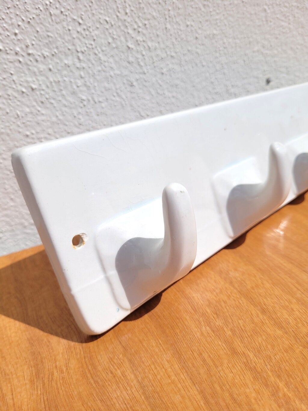 Antique wall hook in white ceramic 4p