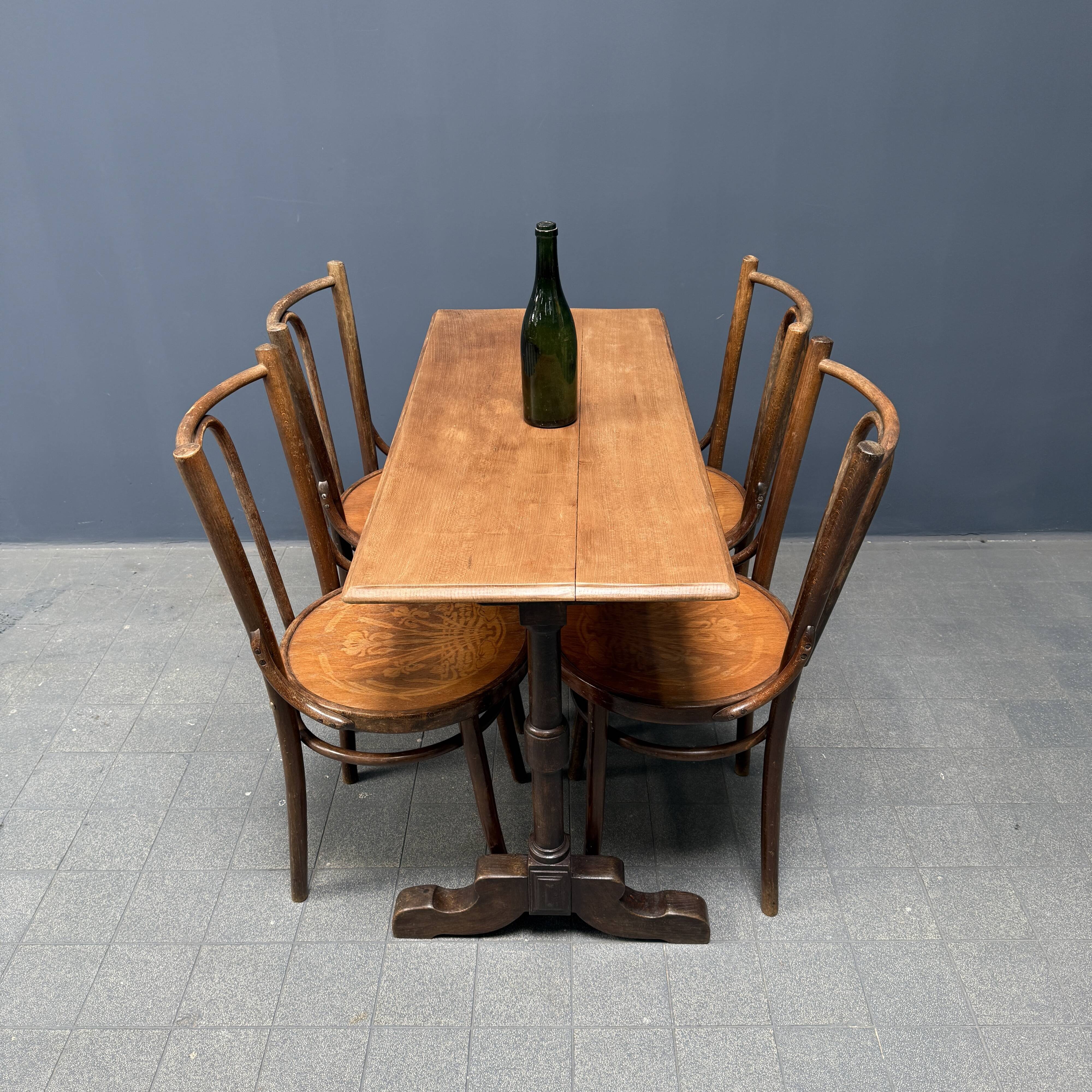 Table de bistrot ancienne française avec plateau en bois d'orme clair