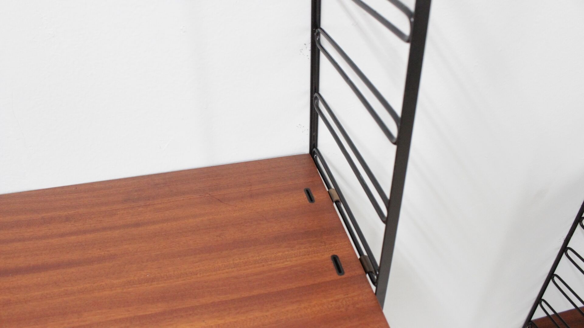 Étagères en teck des années 1950