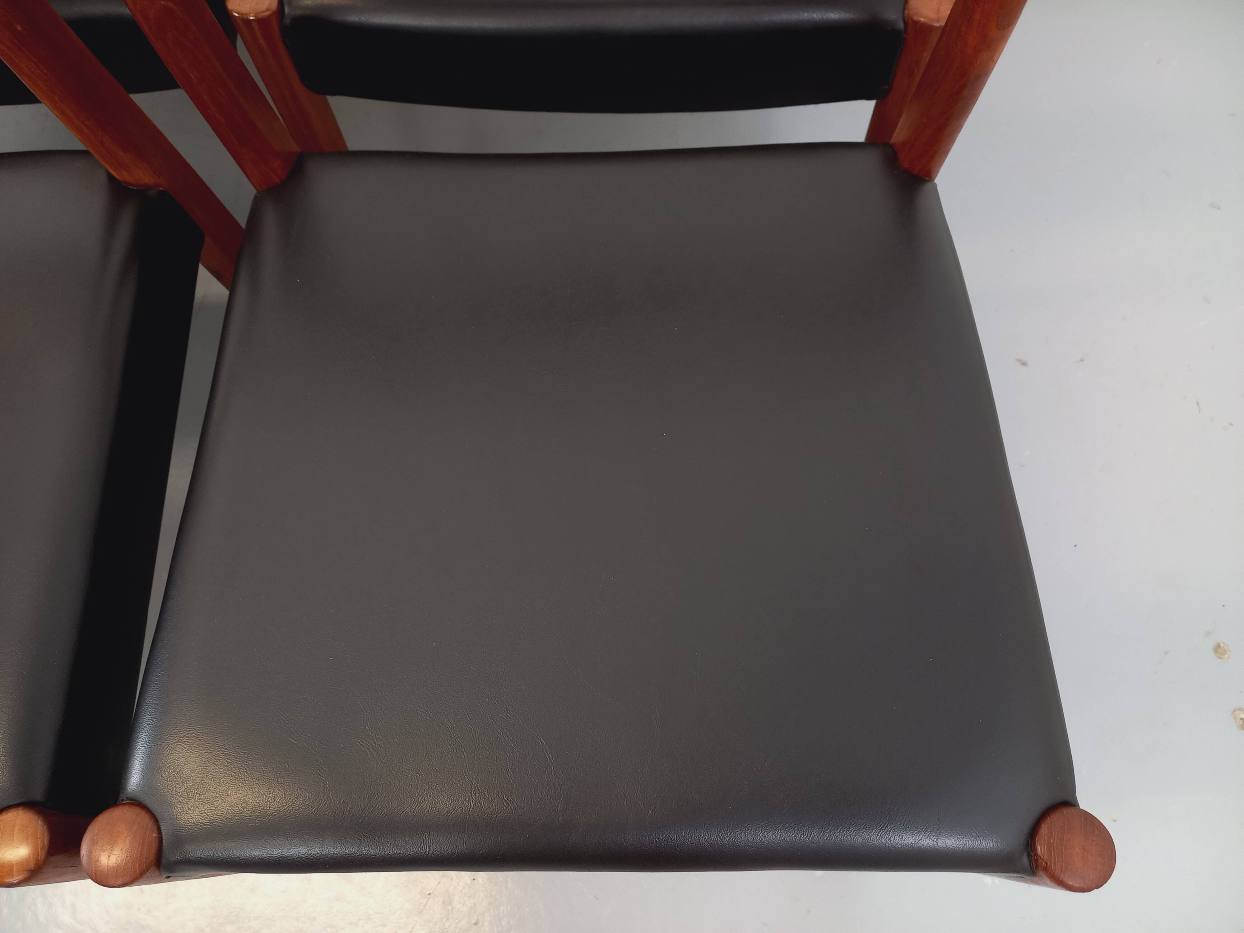 Set of 6 vintage Scandinavian Fristho Franeker chairs in teak and skai from the 60s