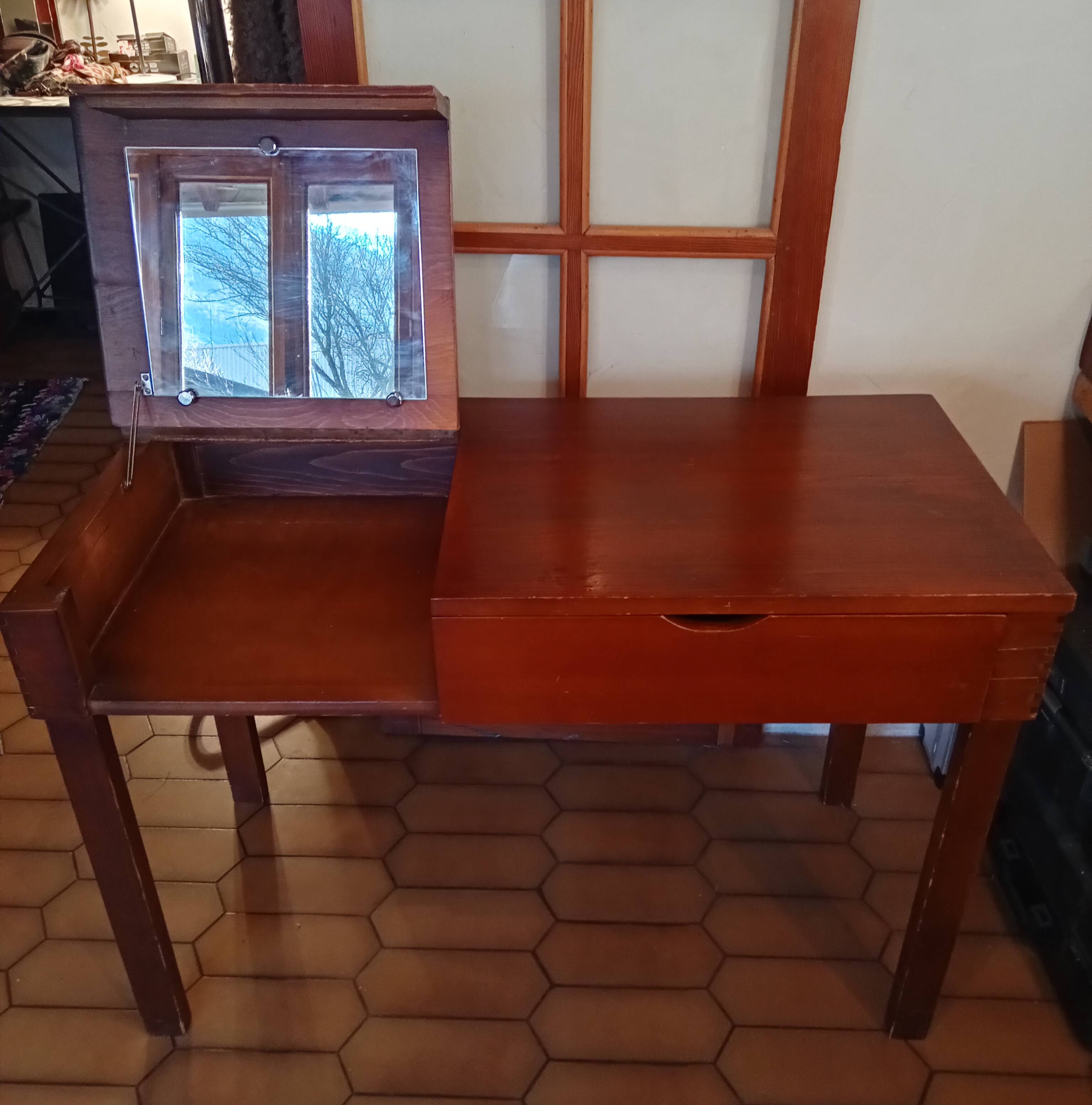 Hairdresser office 50s
