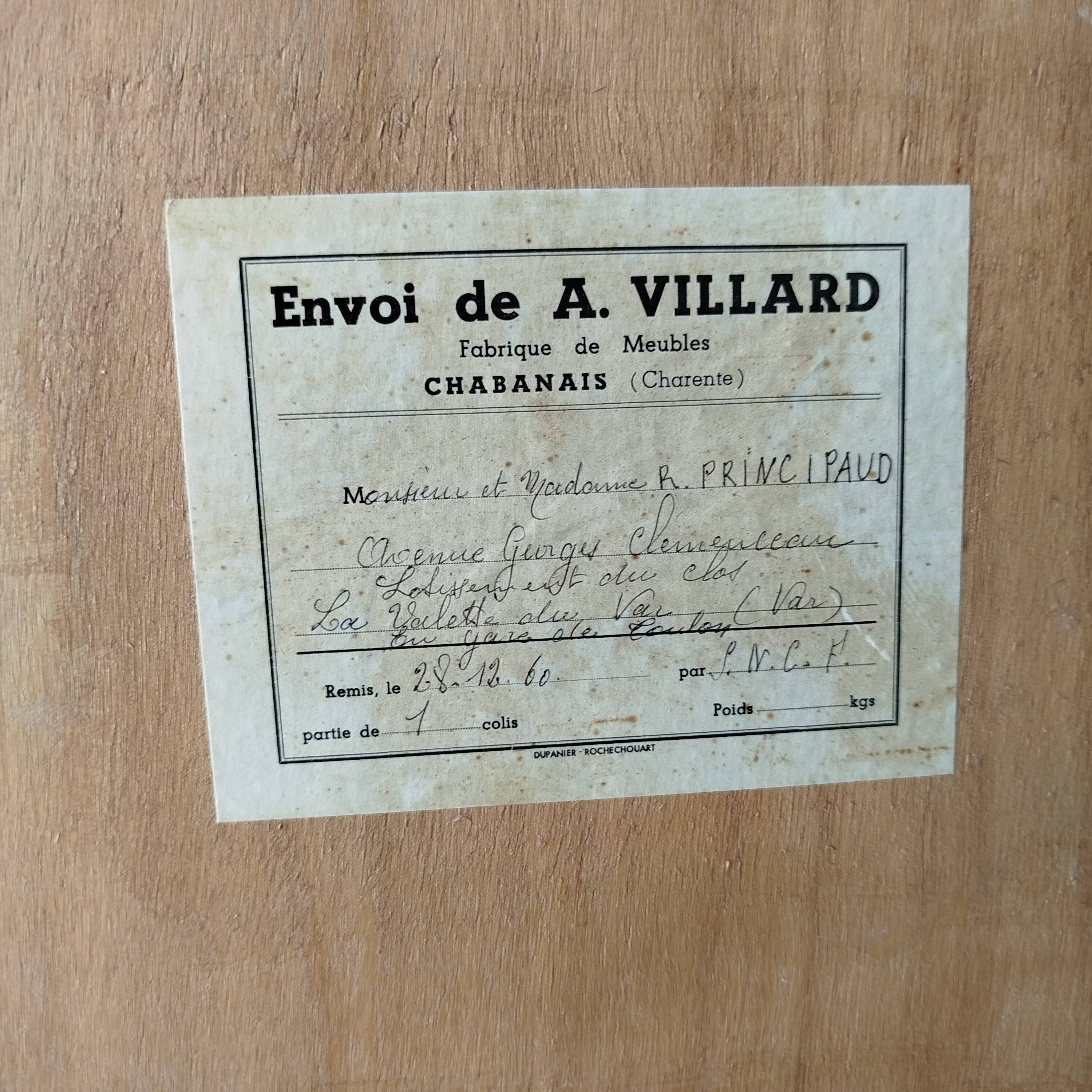 Asymmetrical furniture with compass feet from the 50s/60s