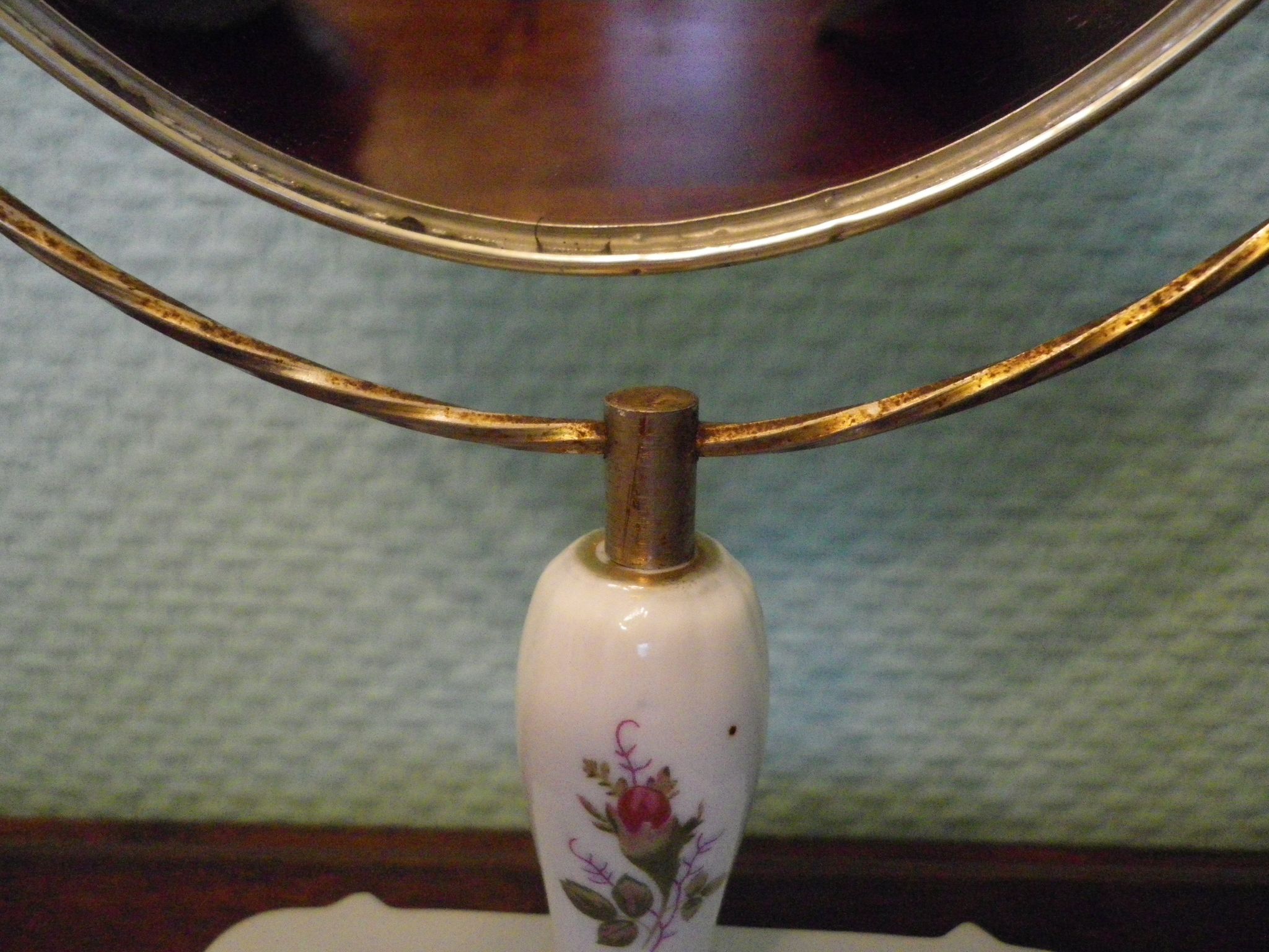 Psyche mirror to pose, porcelain and silver metal 60s