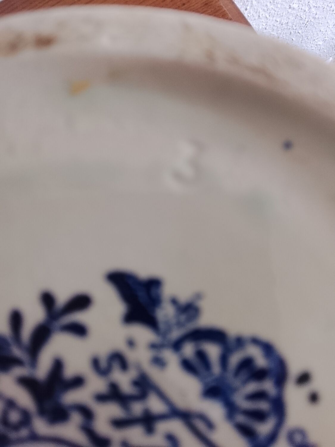 Vase with lid by Boch Delfts