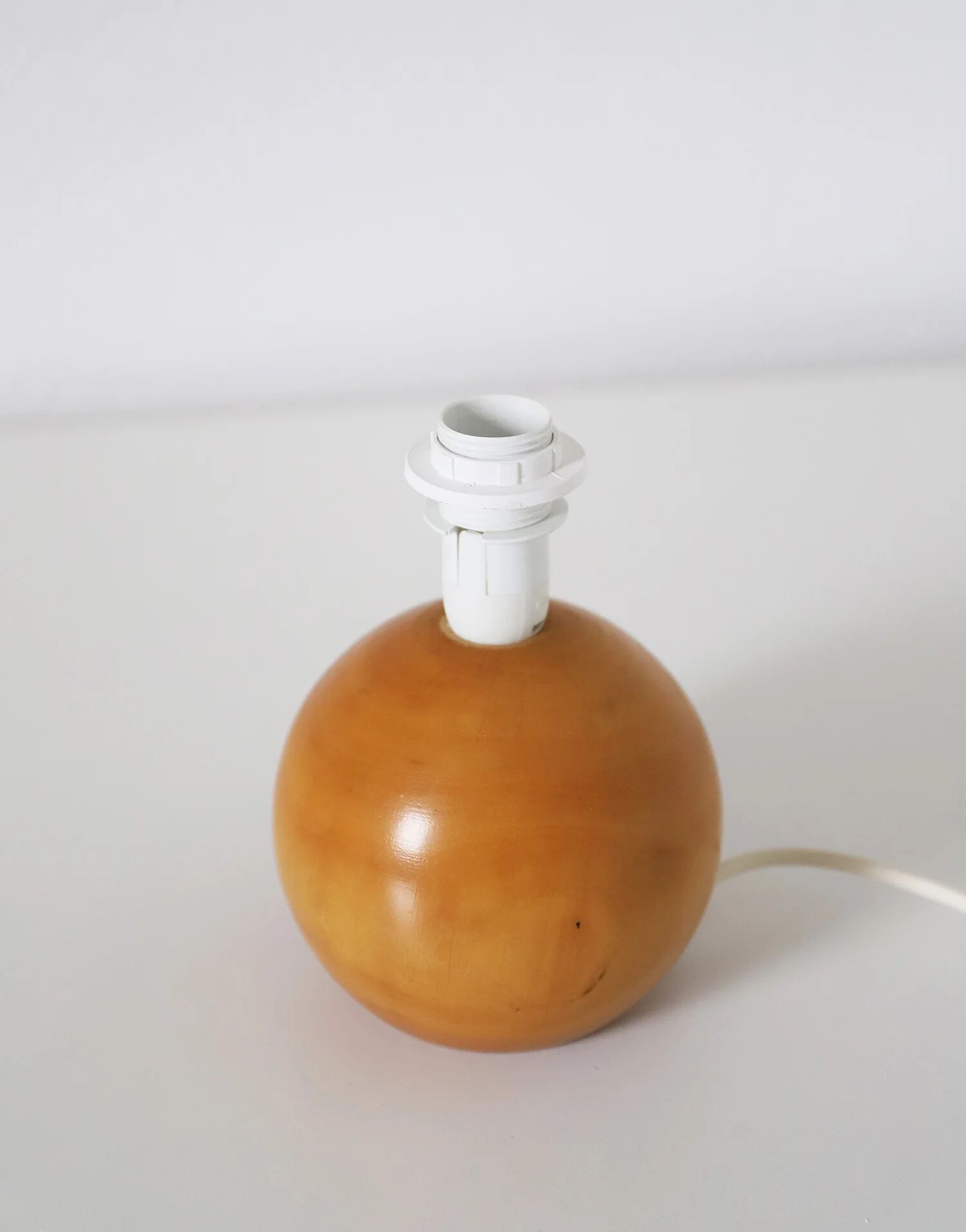 Handcrafted table lamp – Turned wood and yellow Vichy