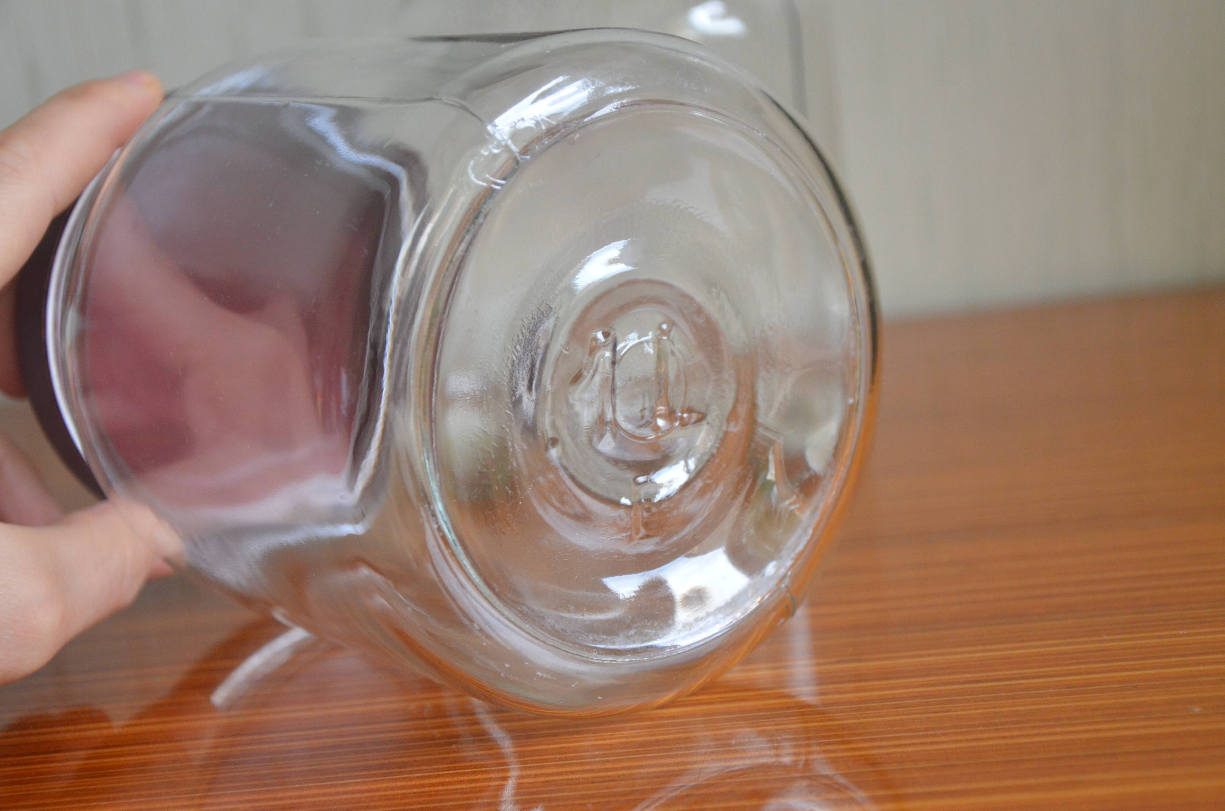 Glass jar, Bakelite lid