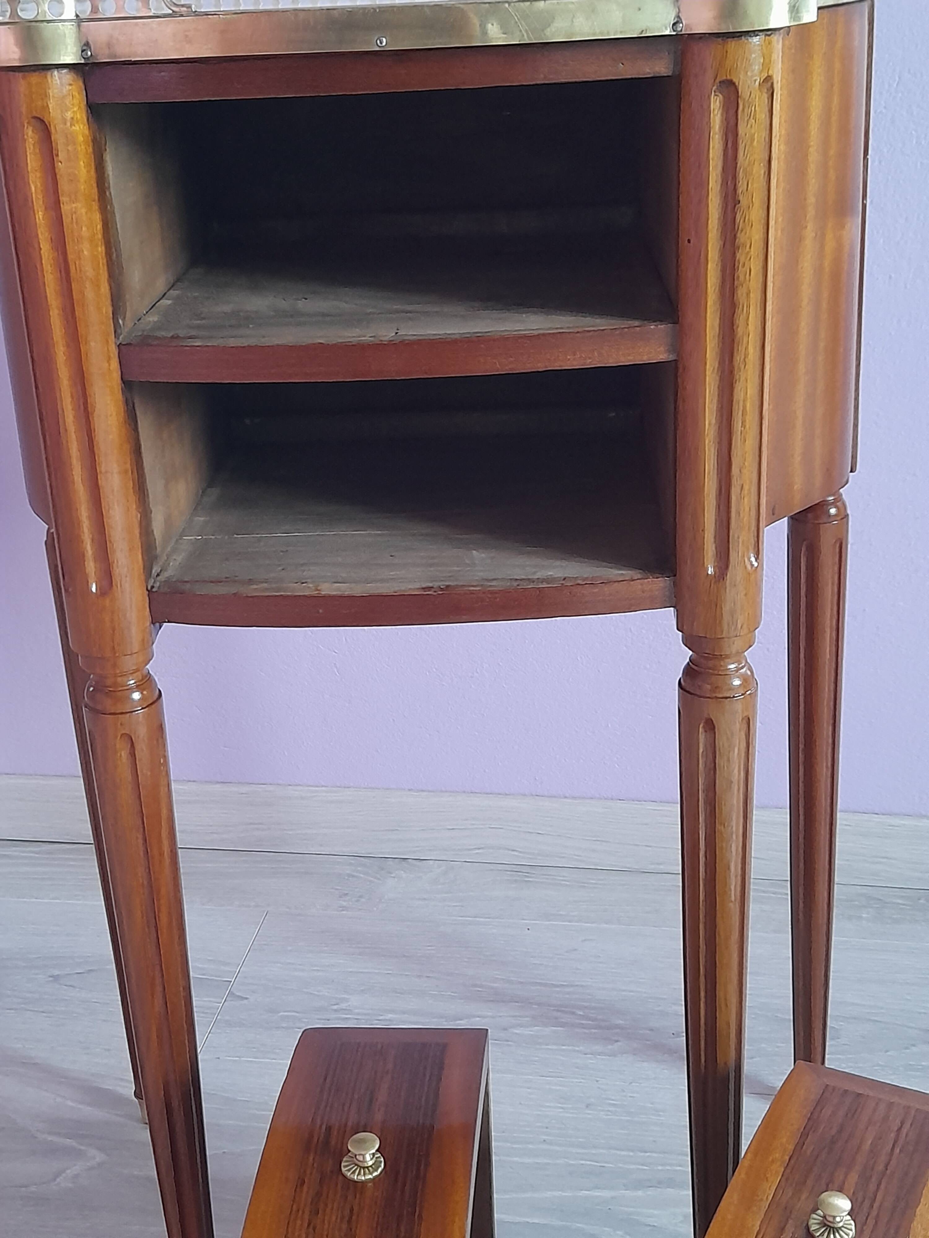 Meuble d'appoint Louis XVI -  19 ème siècle