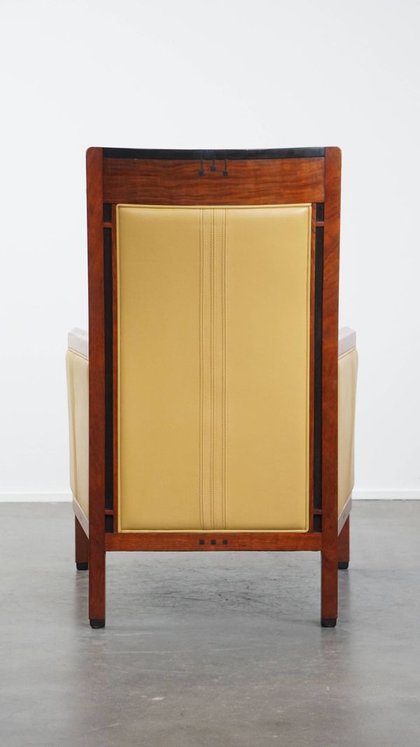 Fauteuil Art Déco en cuir jaune à dossier haut