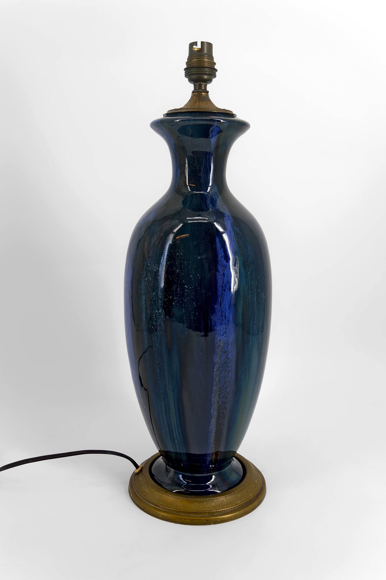 Art Nouveau lamp in stoneware with high-fire glazes and bronze mount, circa 1900.