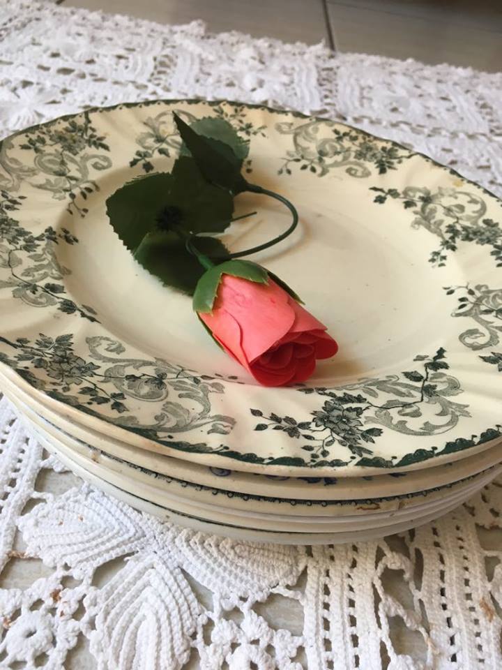 Six flowery old plates in green and blue