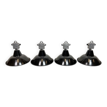 Ensemble de 4 lampes suspendues en émail noir industriel d'Elektrosvit, années 1960.