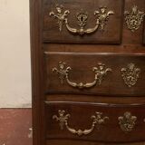 Provincial chest of drawers in solid walnut xviii century