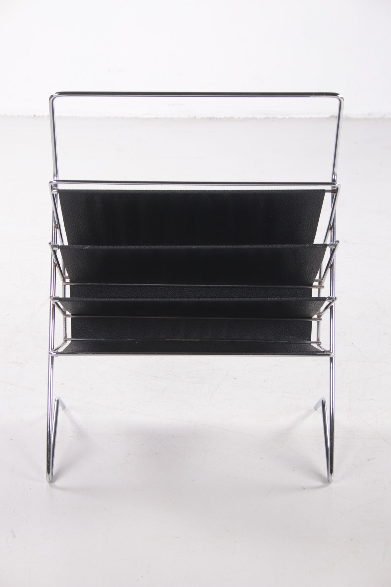 1960s Vintage Voss German Metal and Vinyl Magazine Rack