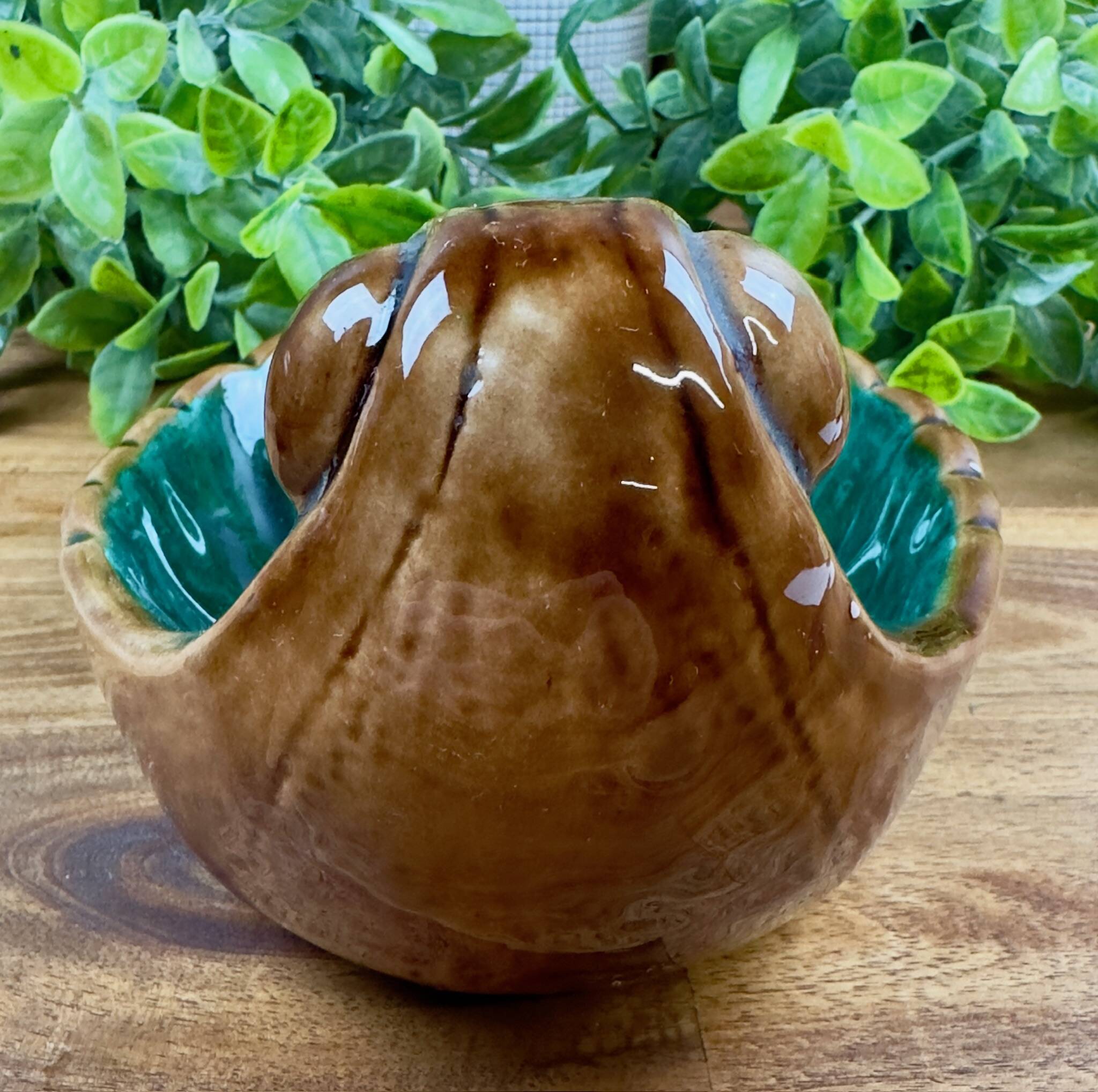 Decorative ceramic catchall in leaf shape – vintage