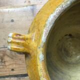 Yellow grease pot from the South West region of France
