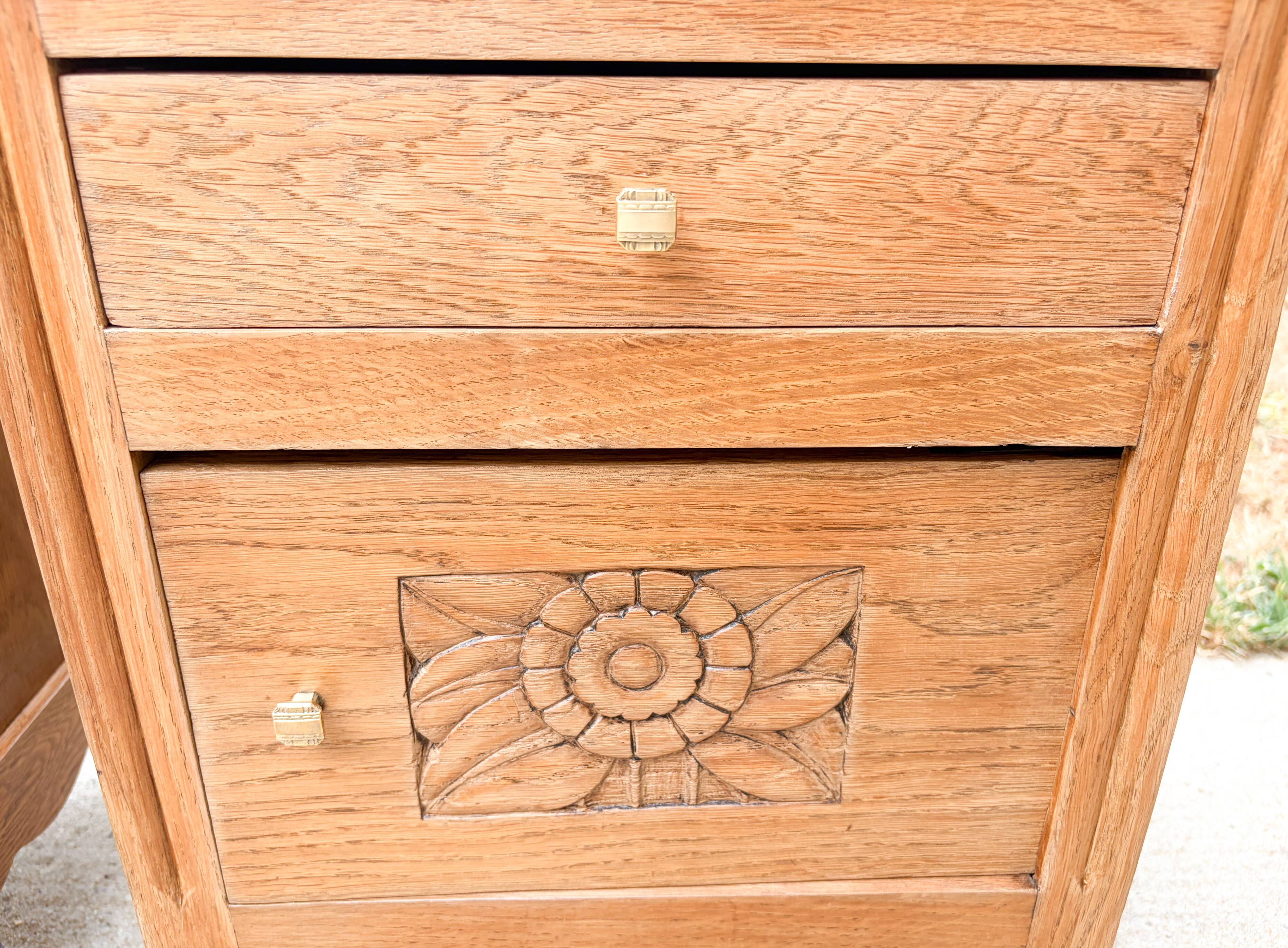 Art Deco pair of bedside tables in oak, 1930s.