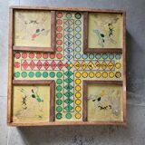Jeu ancien de petits chevaux