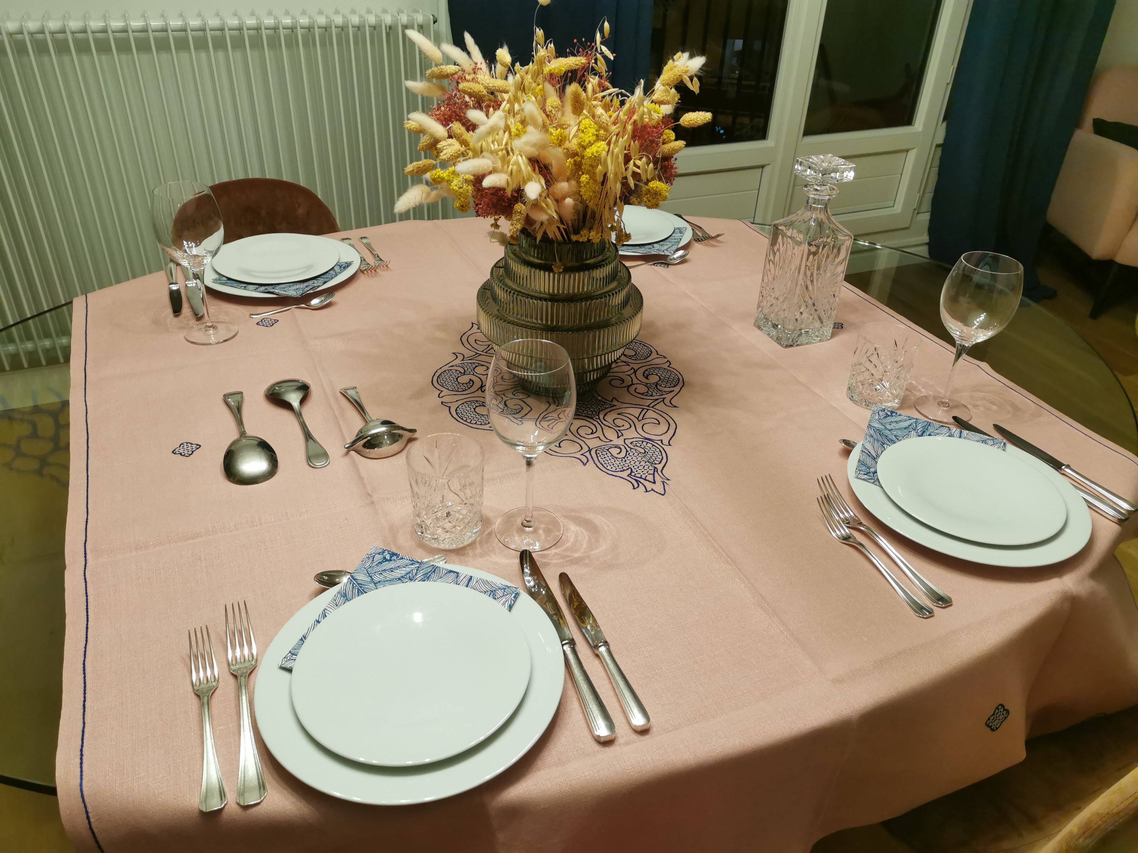 Peter Ghyczy designer dining table oval 170×130 for 4-6, up to 8 people.