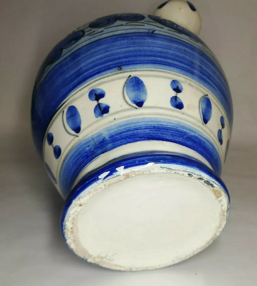 Blue gurgling