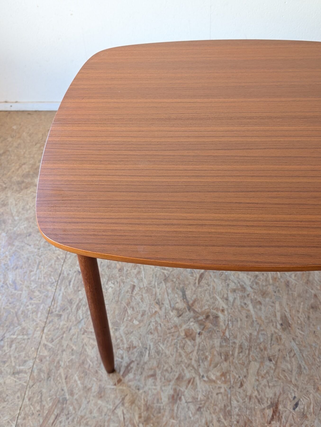 Table carrée teck scandinave extensible années 60