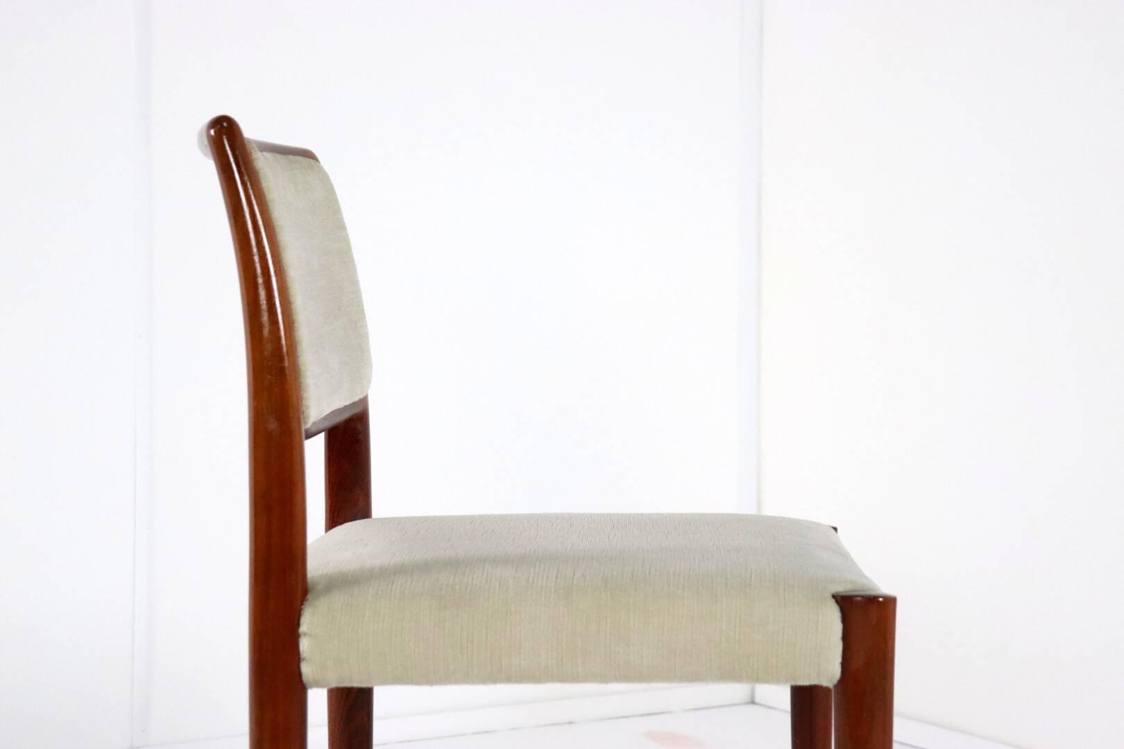 Set of 4 Niels O Möller model 80 chairs