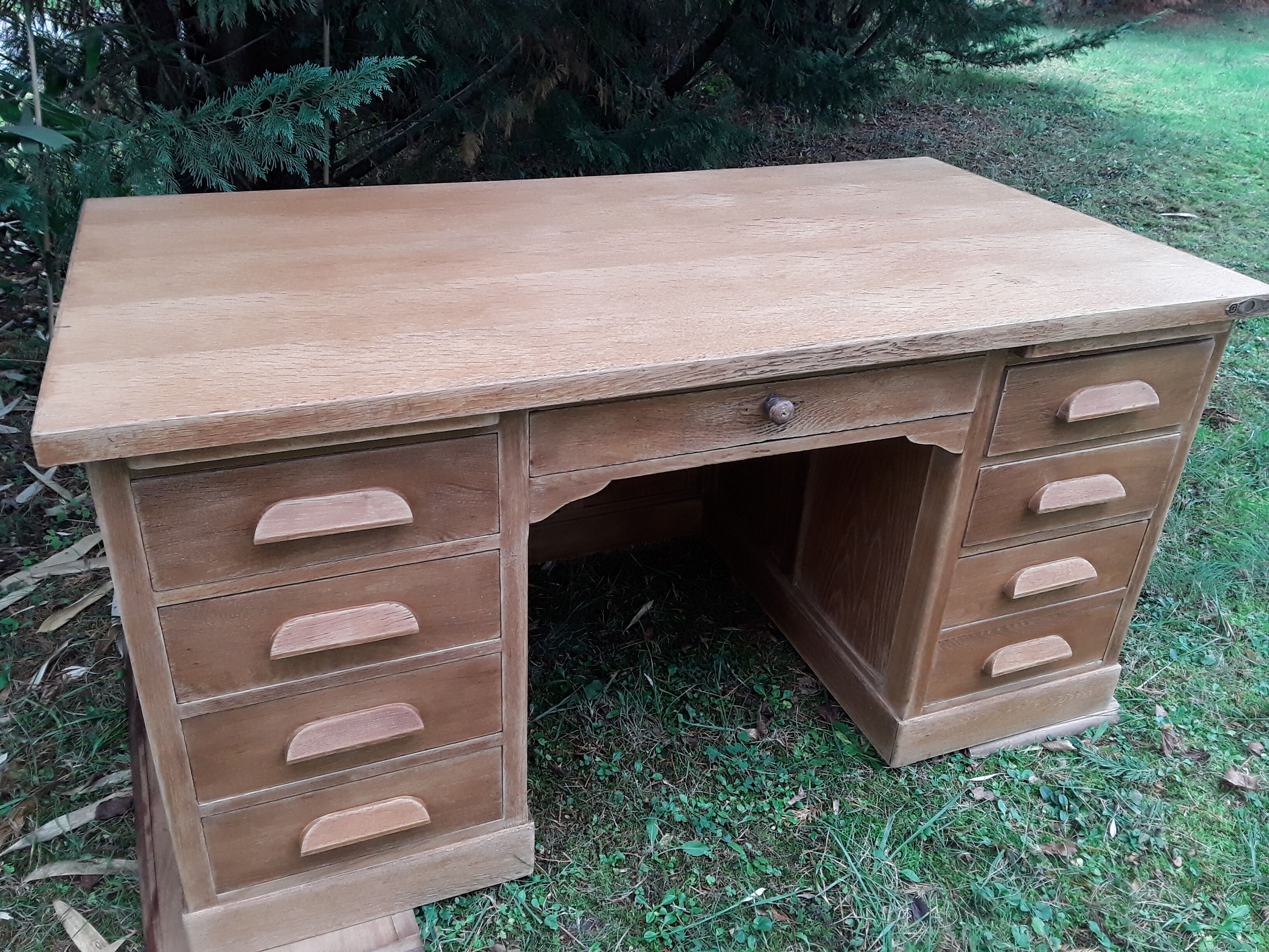 Gradiam oak desk