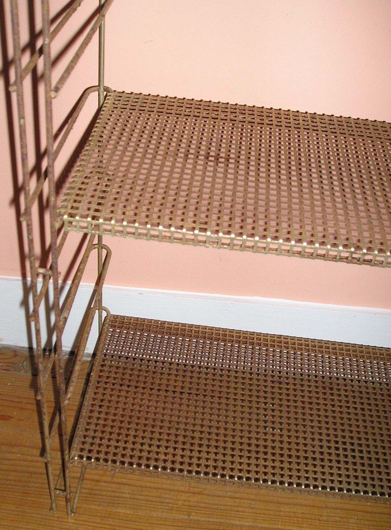 Etagère vintage Tomado métal perforé