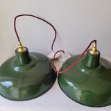 Duo of suspensions in green enamelled sheet metal