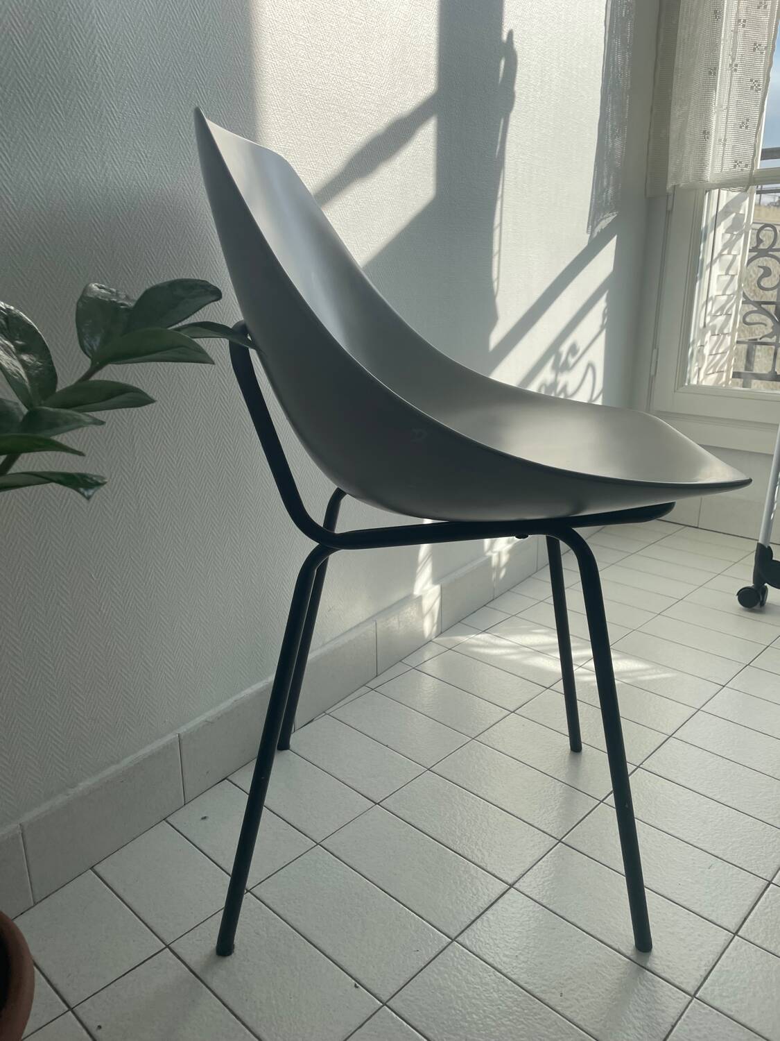 Pierre Guariche shell model chair