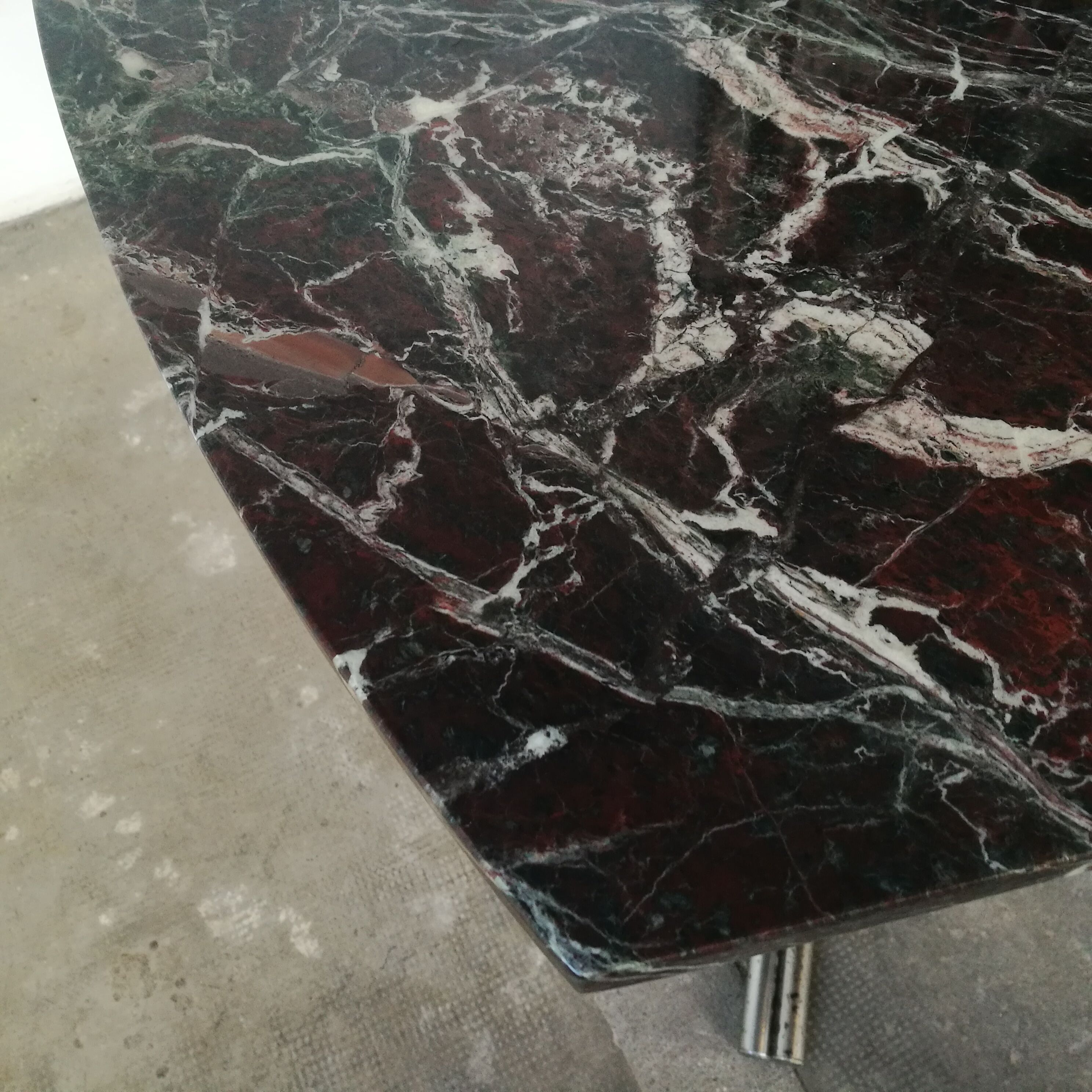Table, chrome foot, red marble