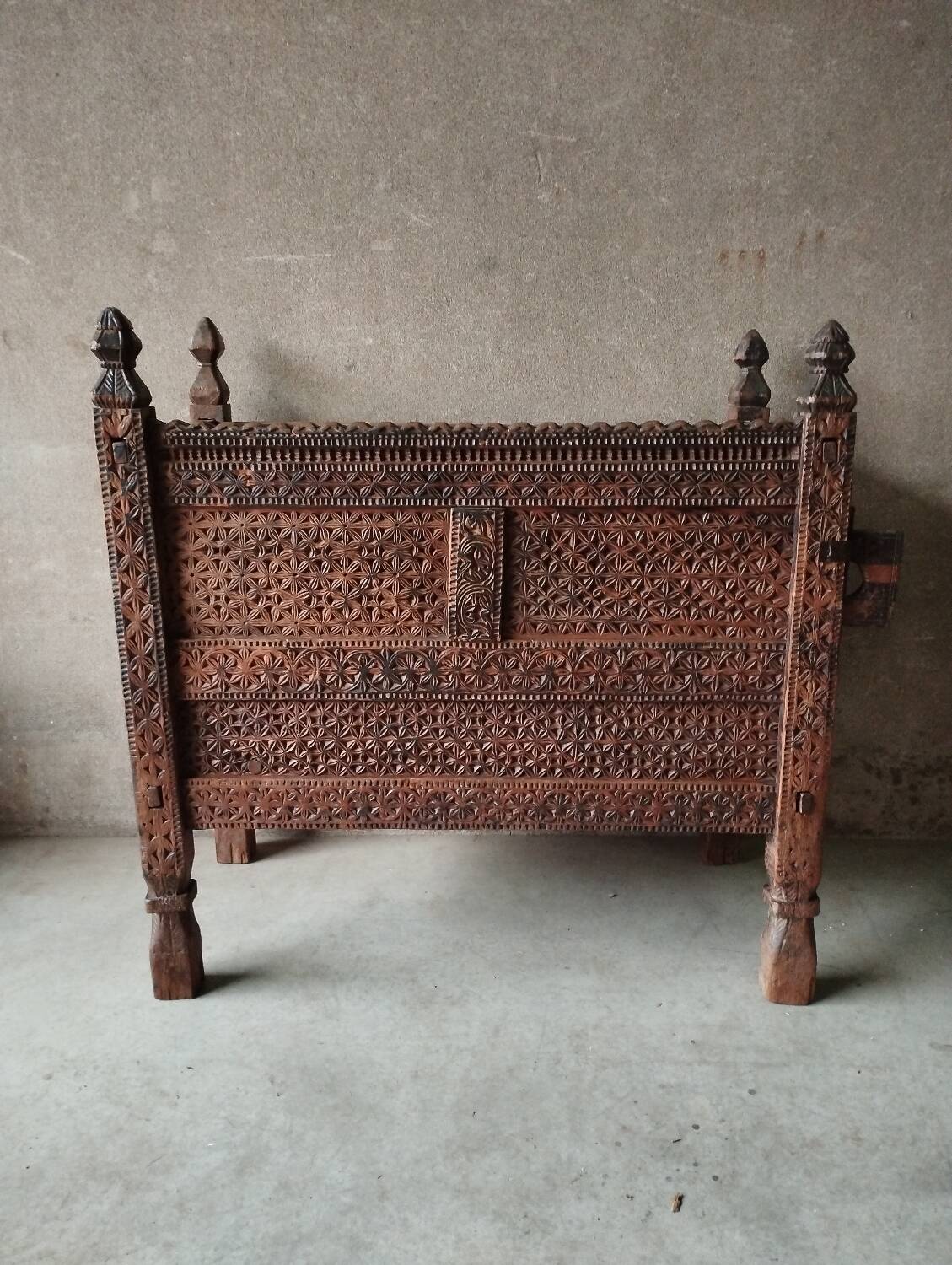 Afghan chest, bridal chest