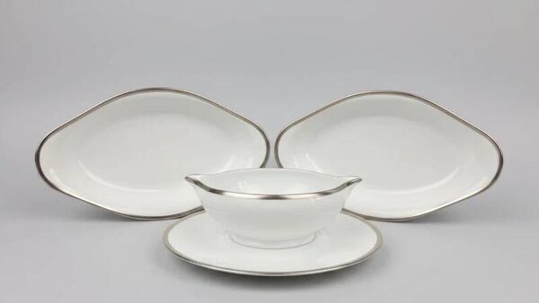 Saucière et deux raviers Raynaud modèle Fontainebleau platine