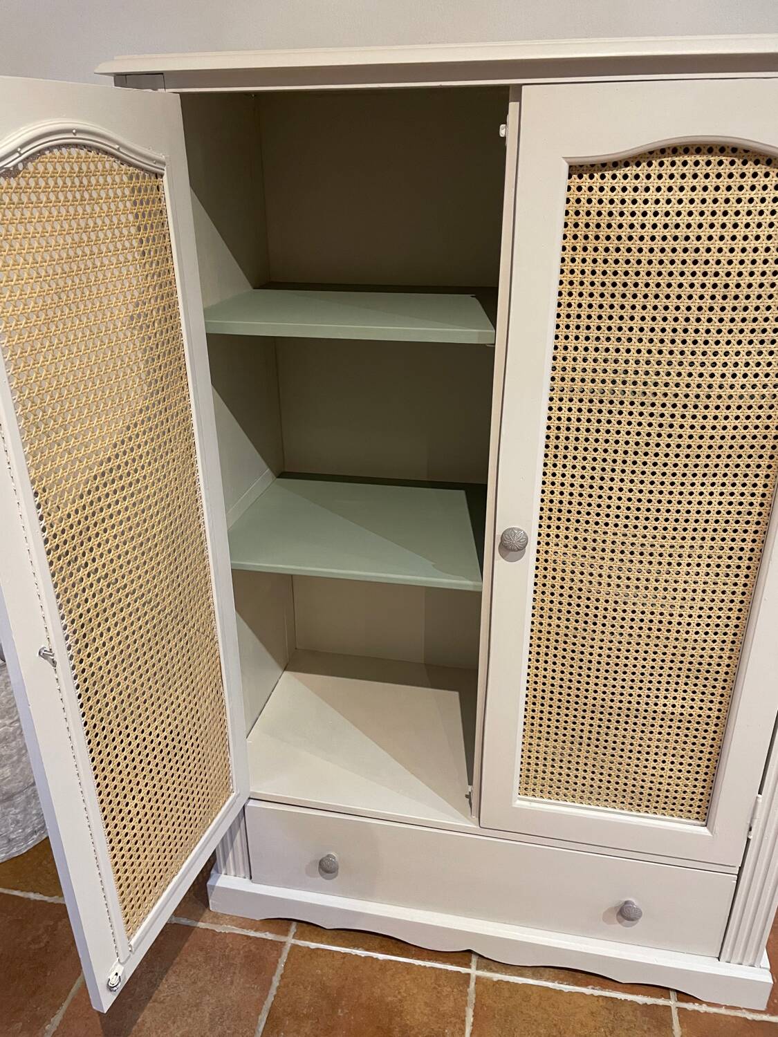 Children's bedroom wardrobe