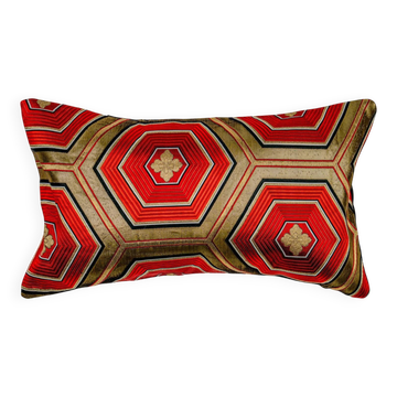 Coussin lombaire hexagonal vermillon Kikkō Vanguard — noir, rouge et or