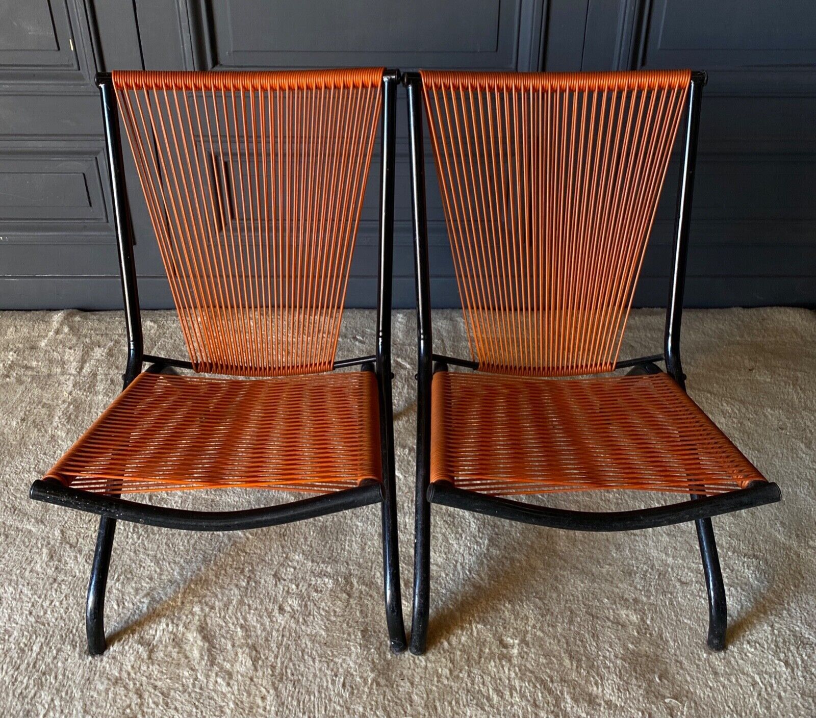 Suite of 4 folding armchairs scoubidou red and tubular black 1960