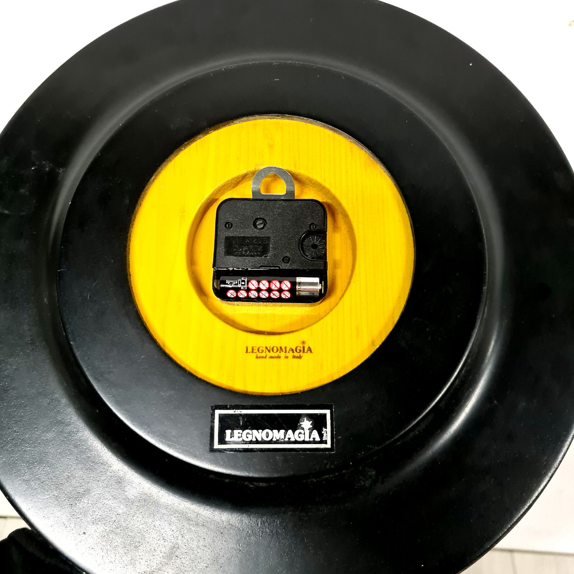Post modern Memphis style wall clock, Italy 1980s