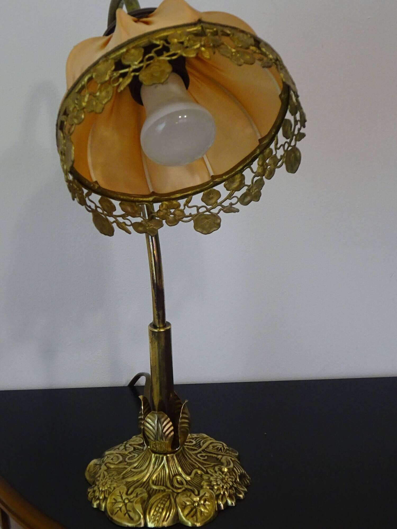 Lampe vintage à col de cygne en bronze doré et soie