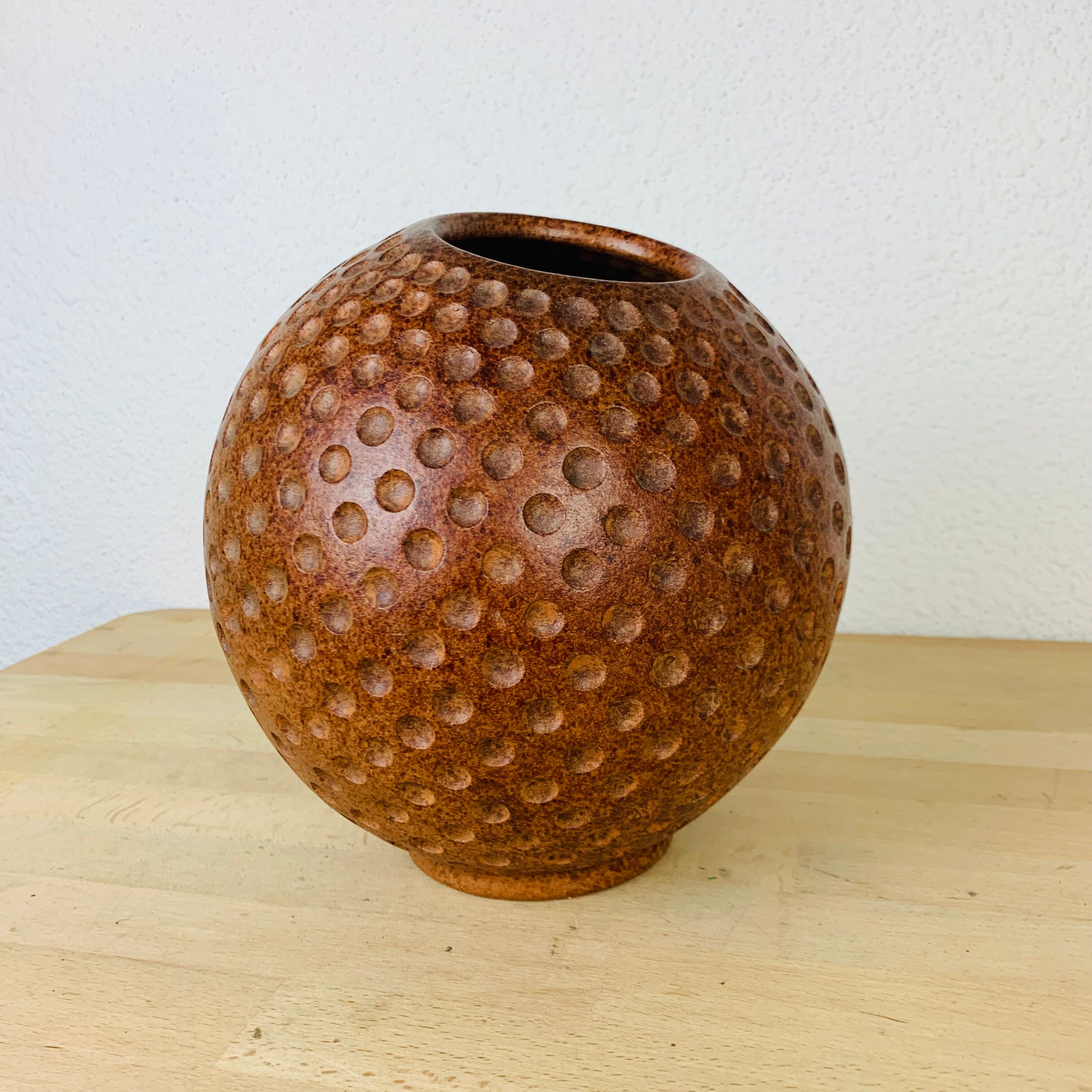 Vase ball sandstone vintage deco