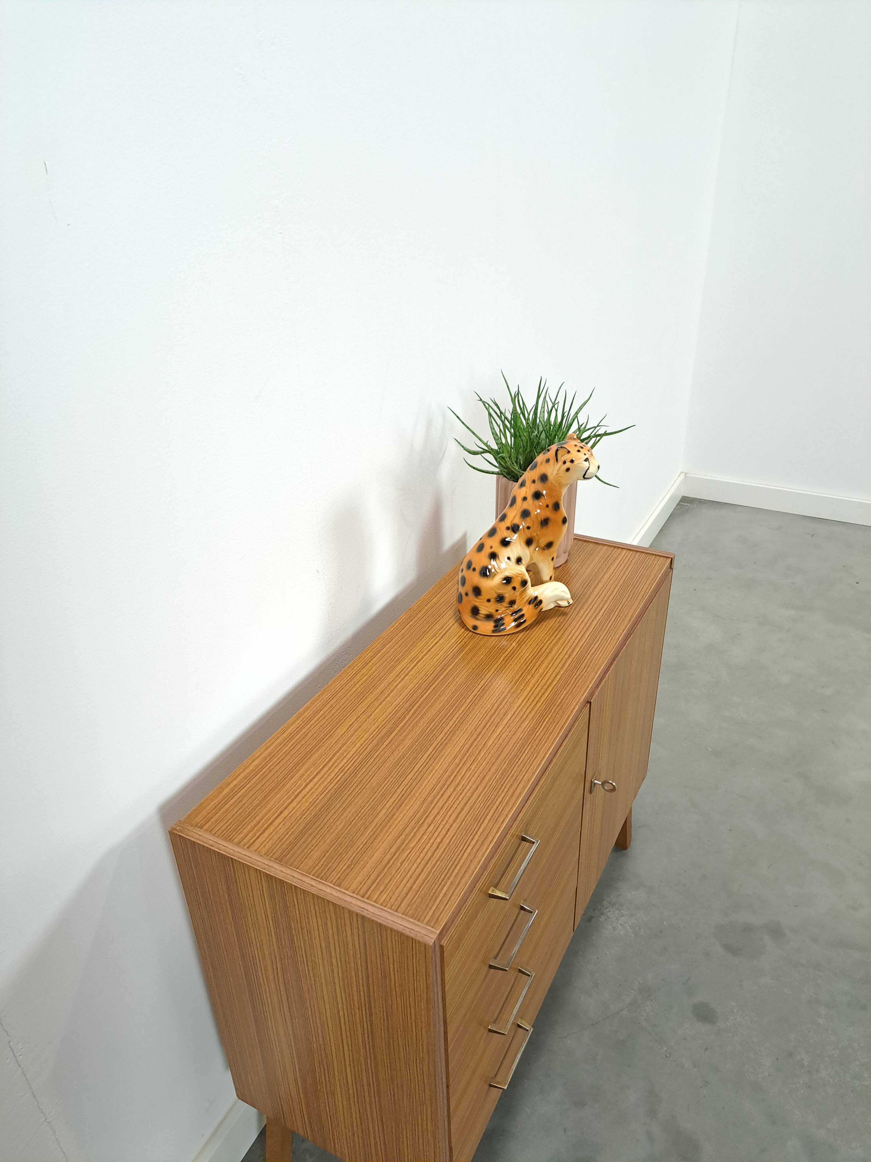 Formica kastje met lades vintage, ladekast